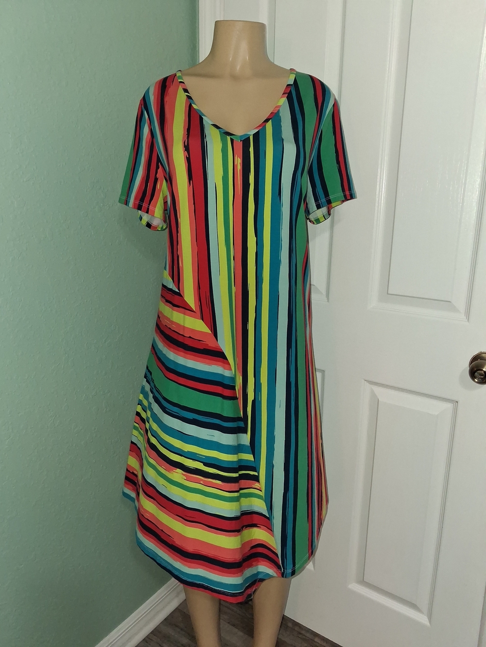 Multi-Color Striped V-Neck Women’s Dress BY SOFT SURROUNDINGS SZ XLG